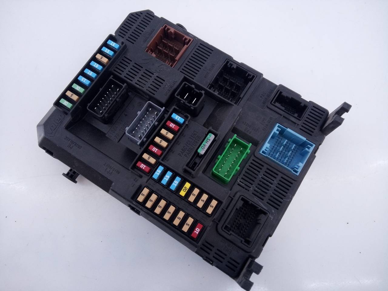 CAJA RELES / FUSIBLES PEUGEOT 208 9819849680 / E3-B2-40-4 9819849680E3B2404
