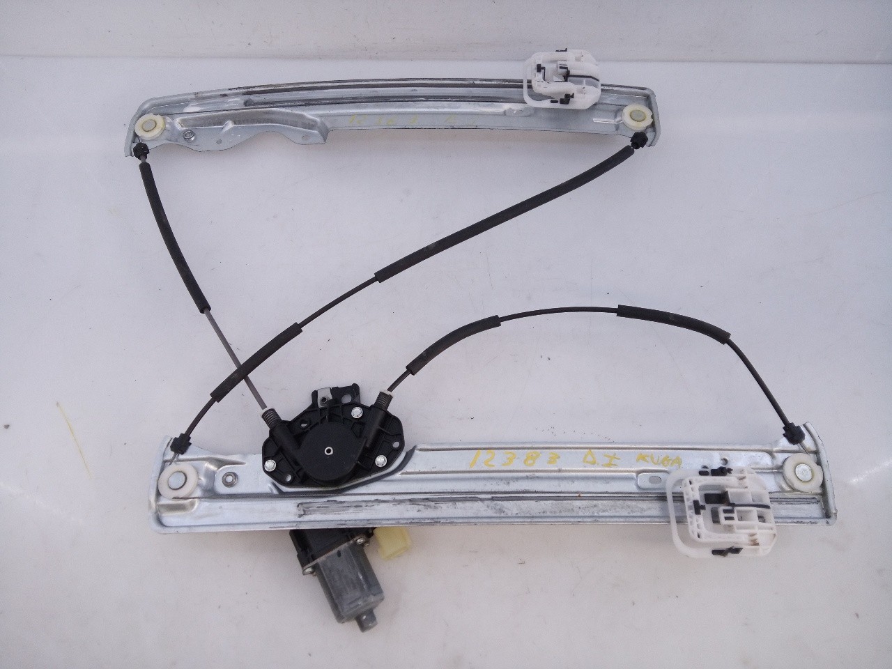 ELEVALUNAS DELANTERO IZQUIERDO FORD KUGA (CBS) 0130822732 / E2-B3-40-2 / CM093110A 0130822732E2B3402CM093110A