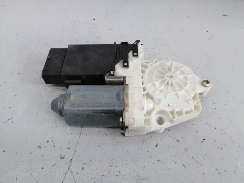 MOTOR ELEVALUNAS DELANTERO DERECHO SEAT TOLEDO (5P2) 101386101 / E1-B6-8-2 / 7746002101 101386101E1B6827746002101 - Vista 3