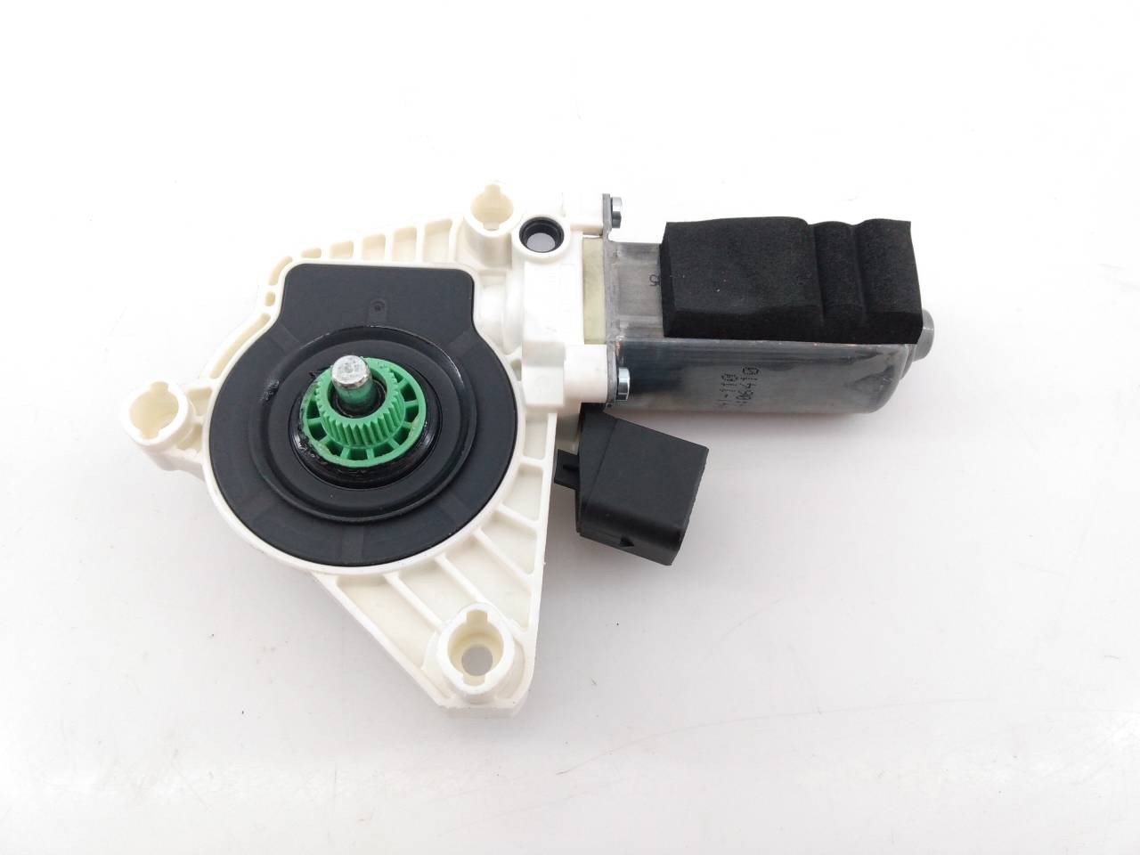 MOTOR ELEVALUNAS DELANTERO IZQUIERDO MERCEDES-BENZ CLASE CLA (W117) A55383110 / E1-A2-44-2 / 0536010604 A55383110E1A24420536010604