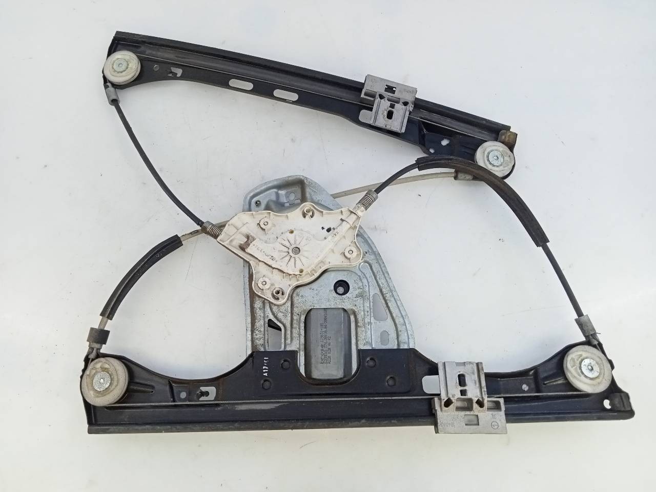 ELEVALUNAS DELANTERO IZQUIERDO MERCEDES-BENZ CLASE C (W203) BERLINA A2208204642 / E1-A2-48-2 / 7743003004 A2208204642E1A24827743003004 - Vista 3