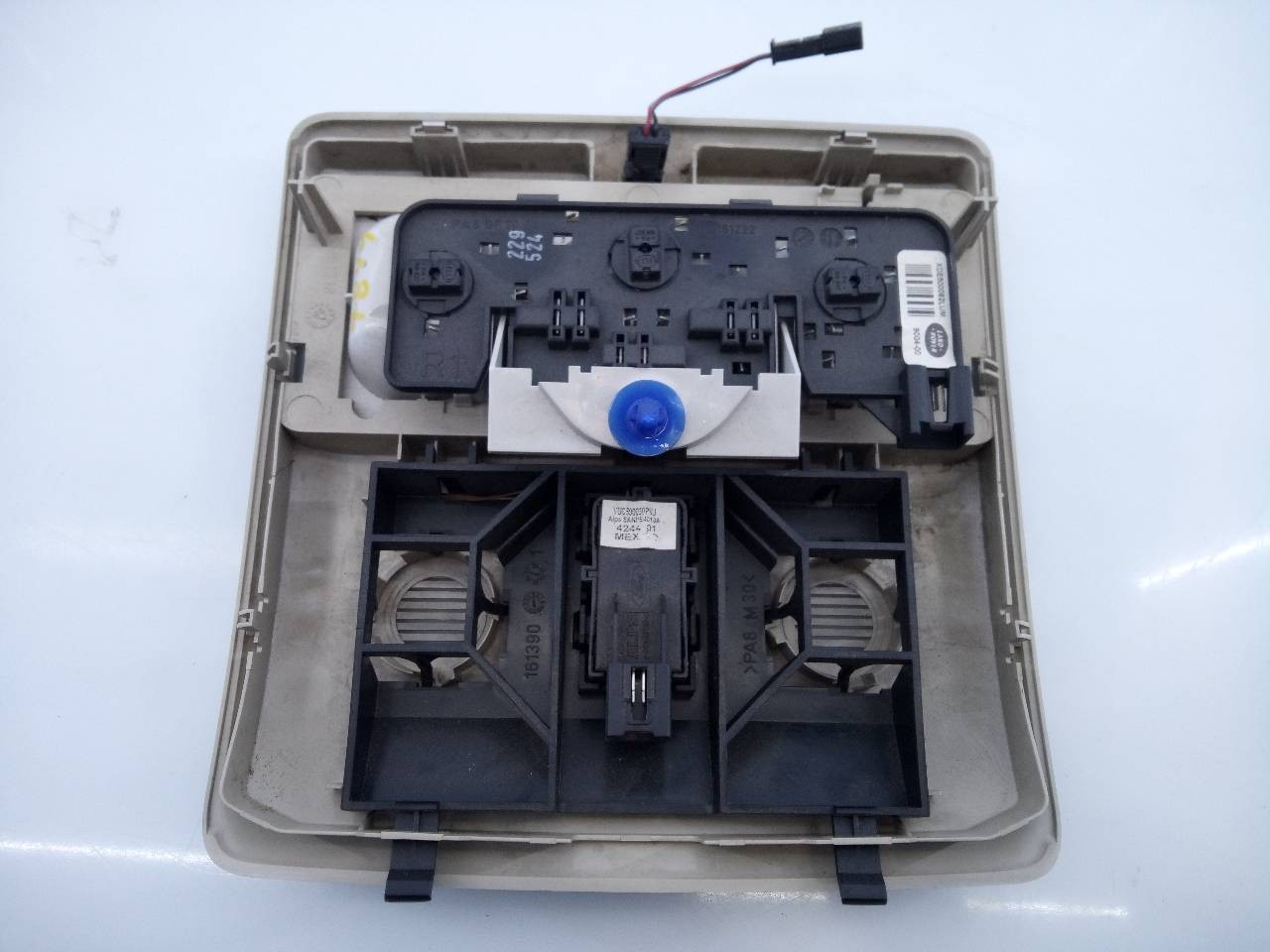 LUZ INTERIOR LAND ROVER DISCOVERY XDE500062LUM / E3-B3-18-4 XDE500062LUME3B3184 - Vista 2