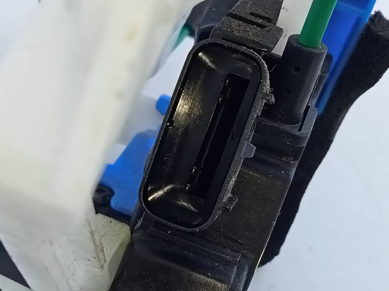 CERRADURA PUERTA TRASERA DERECHA HYUNDAI I30 (GD) 81420A6000 / E2-B5-54-1 81420A6000E2B5541 - Vista 2