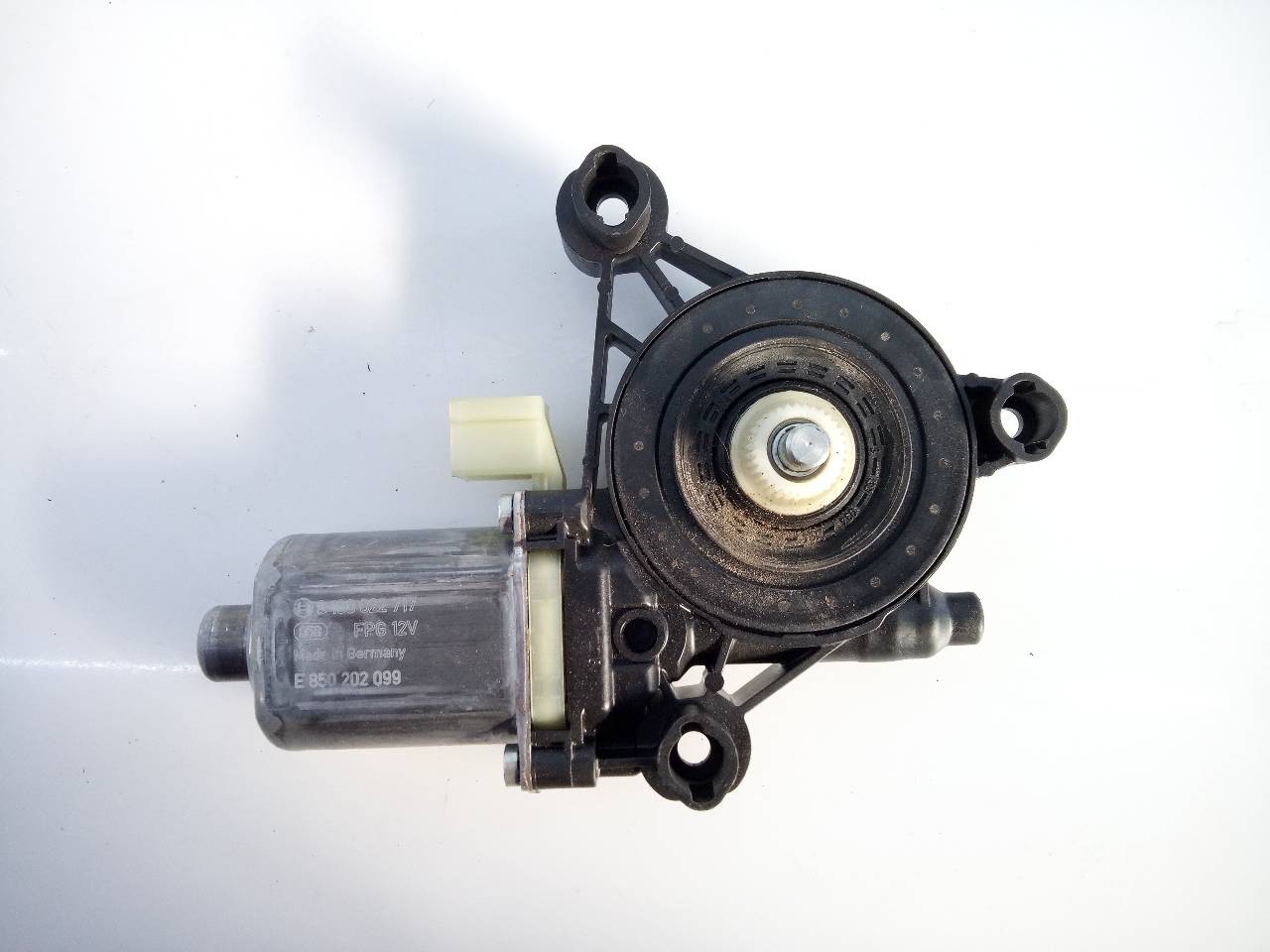 MOTOR ELEVALUNAS DELANTERO IZQUIERDO SKODA OCTAVIA COMBI (5E5) 0130822717 / E1-A5-43-2 / E850202099 0130822717E1A5432E850202099 - Vista 2