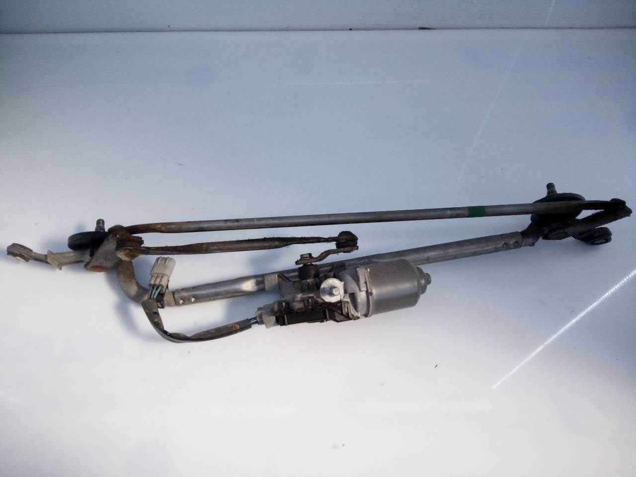 MOTOR LIMPIA DELANTERO TOYOTA LAND CRUISER (J15) 8511060440 / E2-B4-2-2 / 1593002640 8511060440E2B4221593002640