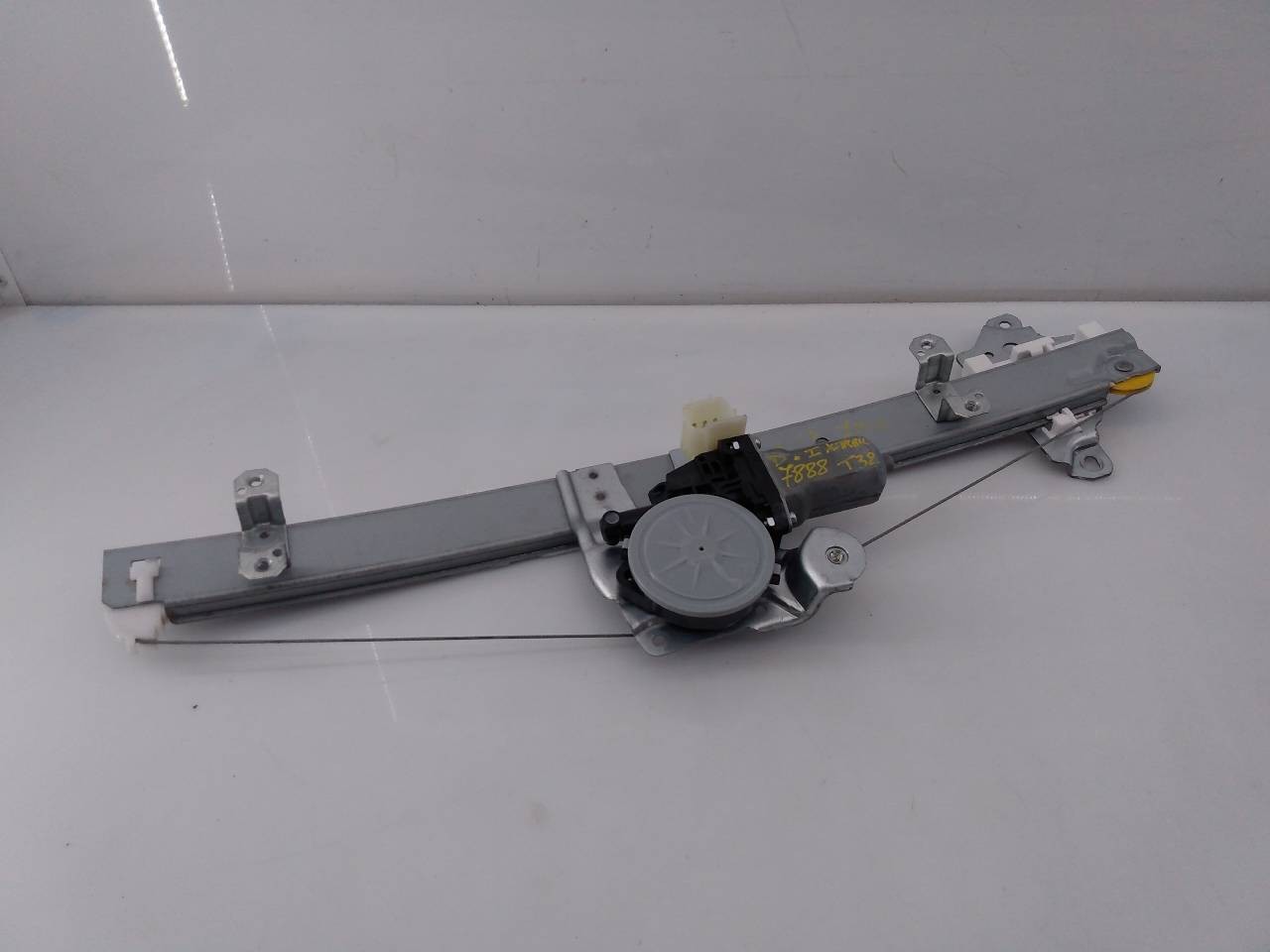 ELEVALUNAS DELANTERO IZQUIERDO NISSAN X-TRAIL (T32) 807304CA1A / E2-A4-15-1 / 0620403410 807304CA1AE2A41510620403410
