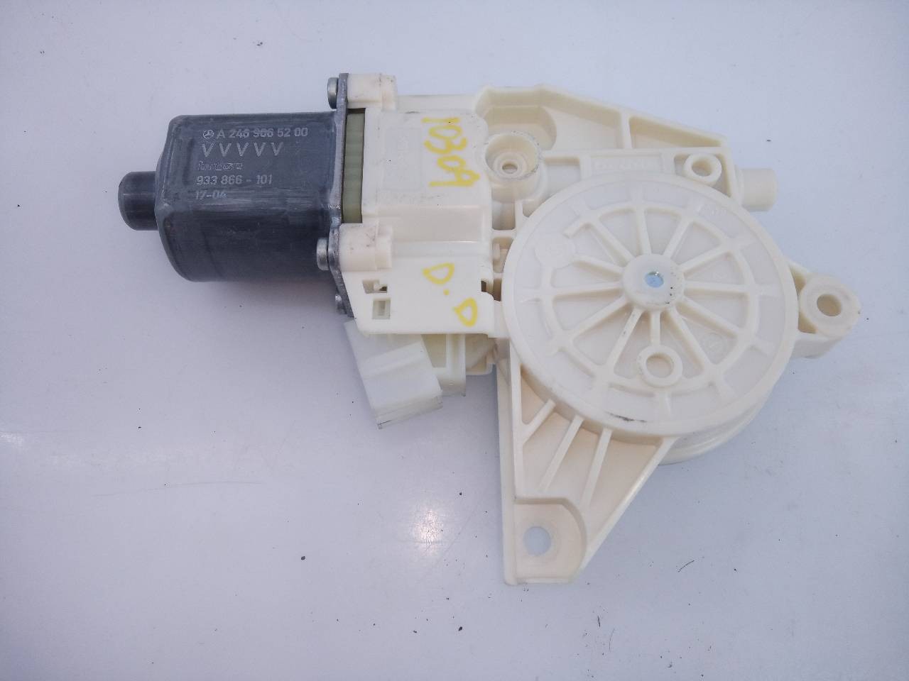 MOTOR ELEVALUNAS DELANTERO DERECHO INFINITI Q30 A2469065200 / E2-A4-3-1 A2469065200E2A431