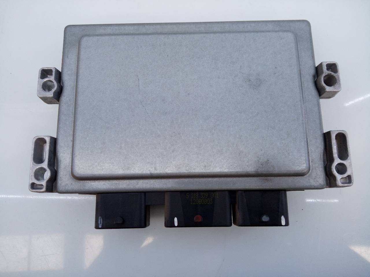 CENTRALITA MOTOR UCE DACIA SANDERO 82001117953 / E2-A1-3-2 / 8201082039 82001117953E2A1328201082039 - Vista 2