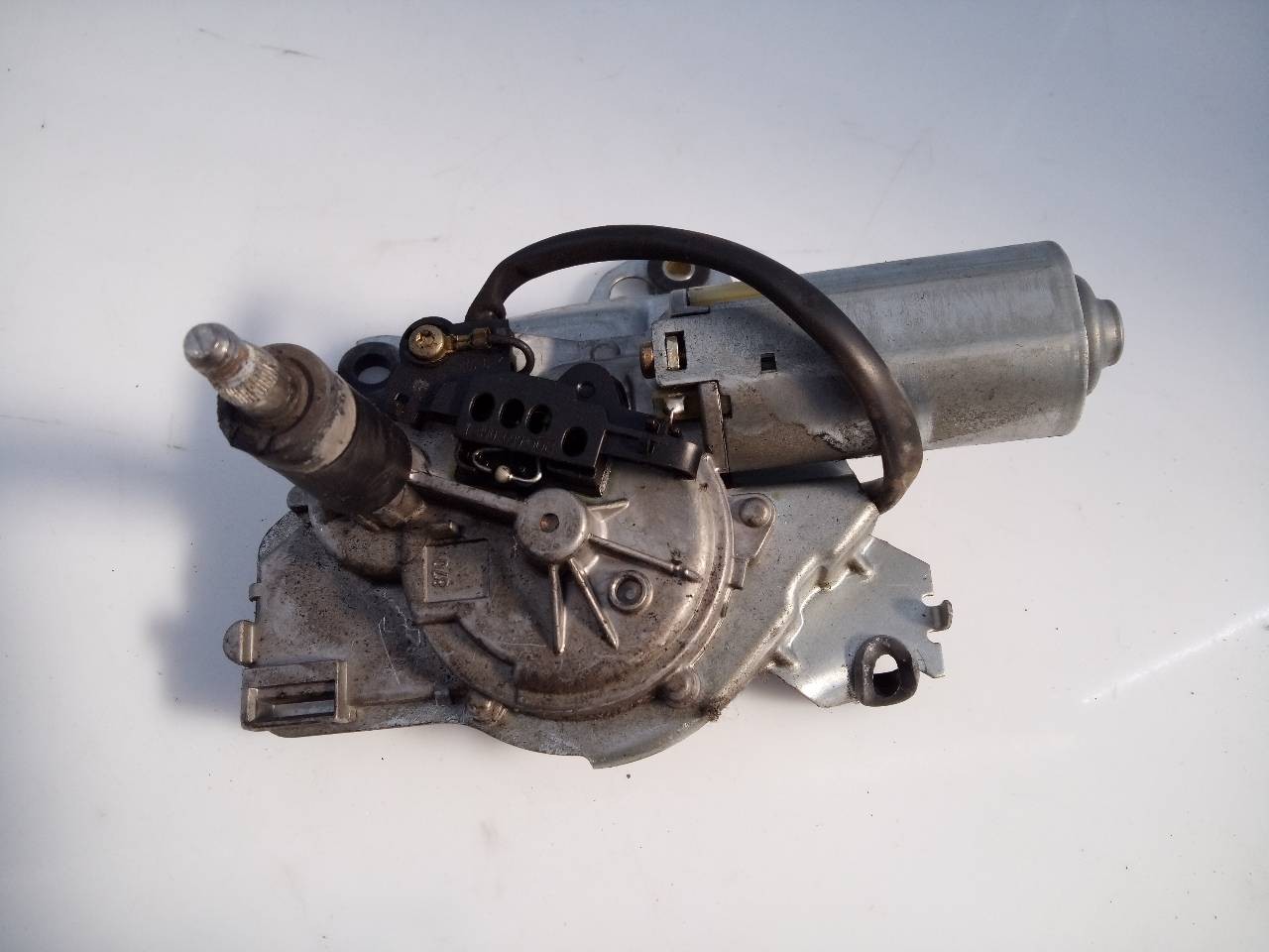 MOTOR LIMPIA TRASERO NISSAN TERRANO/TERRANO.II (R20) 0390201561 / E2-A4-4-1 0390201561E2A441