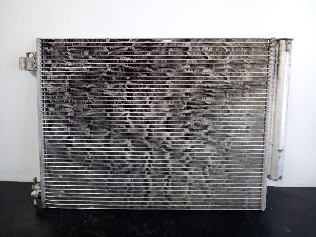 CONDENSADOR / RADIADOR AIRE ACONDICIONADO DACIA SANDERO 921006843R / P2-B5-8 921006843RP2B58 - Vista 3