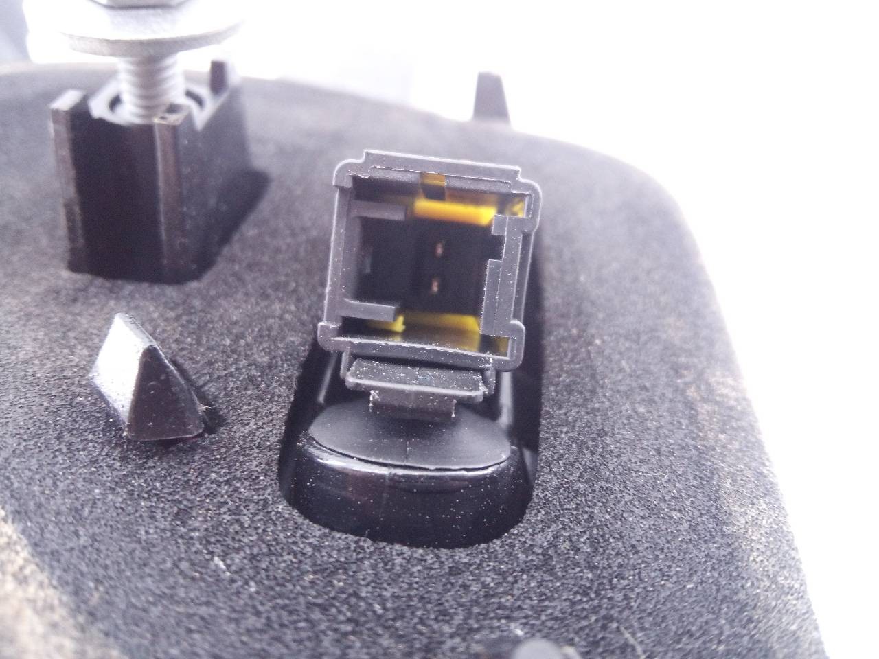 PILOTO TRASERO IZQUIERDO PORTON PEUGEOT 2008 (--.2013->) 9814758480 / E1-A4-35-1 9814758480E1A4351 - Vista 2