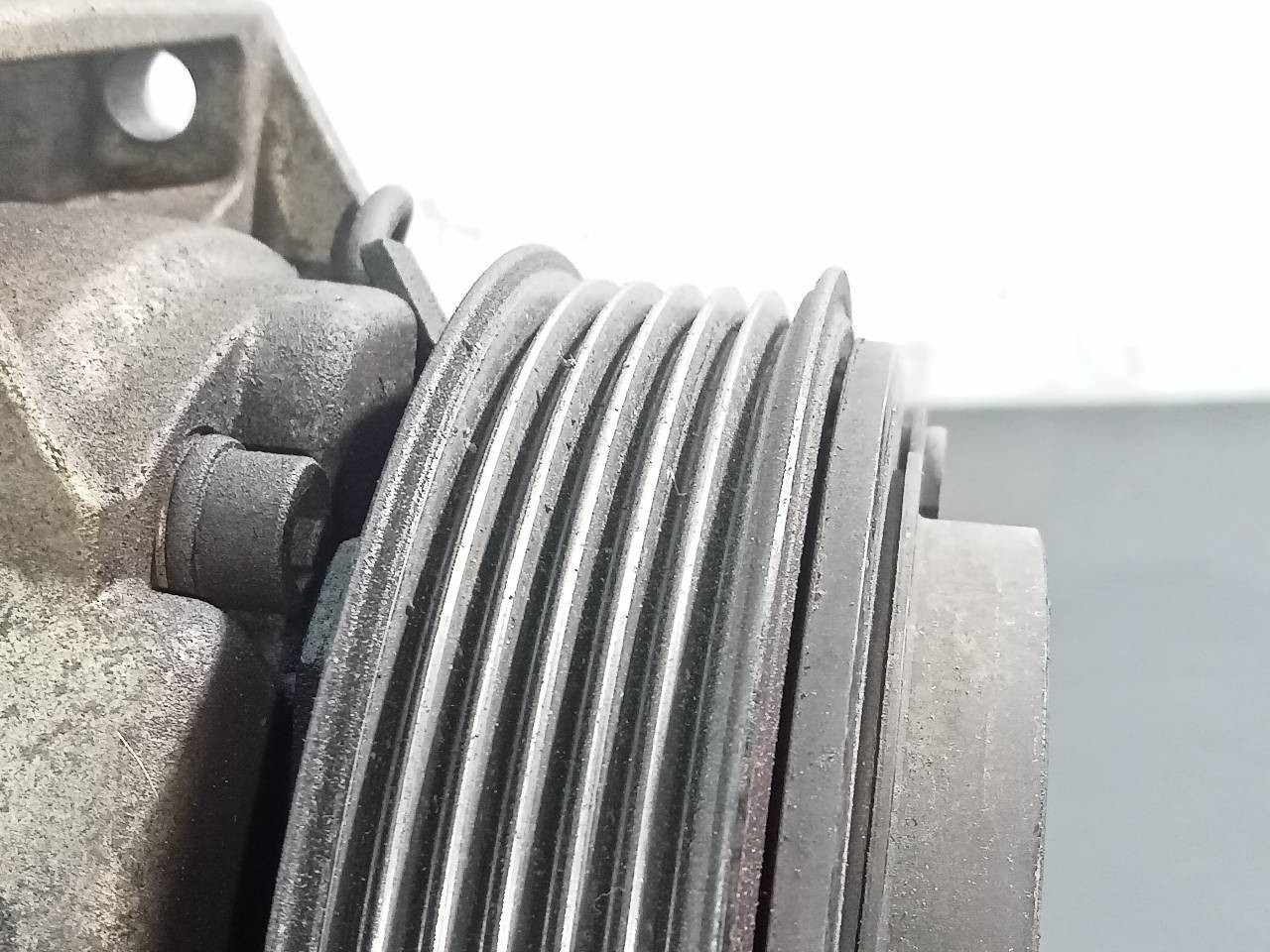 COMPRESOR AIRE ACONDICIONADO VOLVO XC90 581B627970 / P3-B2-3-3 581B627970P3B233 - Vista 2