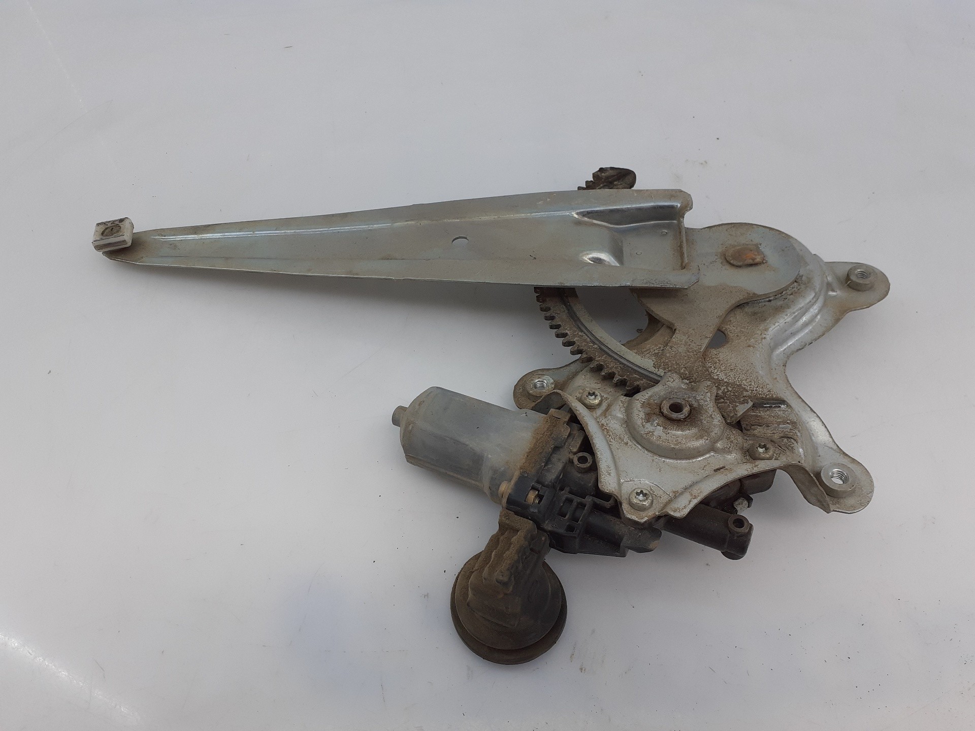 ELEVALUNAS TRASERO DERECHO TOYOTA LAND CRUISER (J12) 8572058010 / E1-B3-24-2 / 0620401770 8572058010E1B32420620401770 - Vista 3