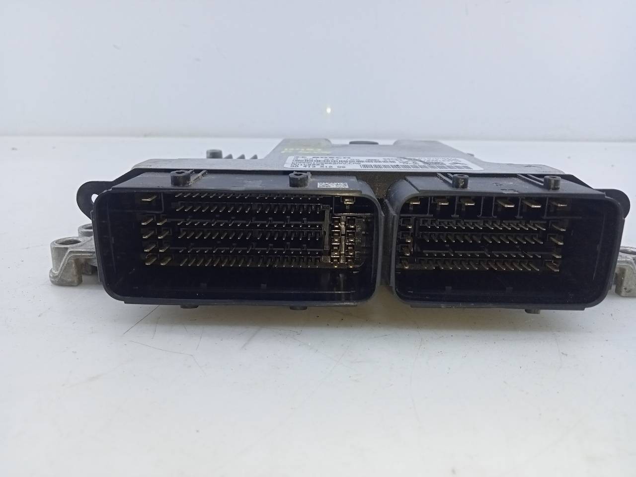 CENTRALITA MOTOR UCE PEUGEOT 5008 9841351080 / E3-B2-30-1 / 0281037198 9841351080E3B23010281037198 - Vista 3