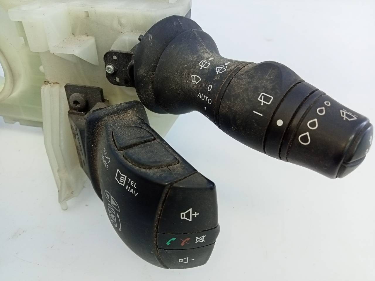 MANDO INTERMITENTES RENAULT MEGANE III BERLINA 5 P 255670019R / E2-A1-40-3 255670019RE2A1403 - Vista 2