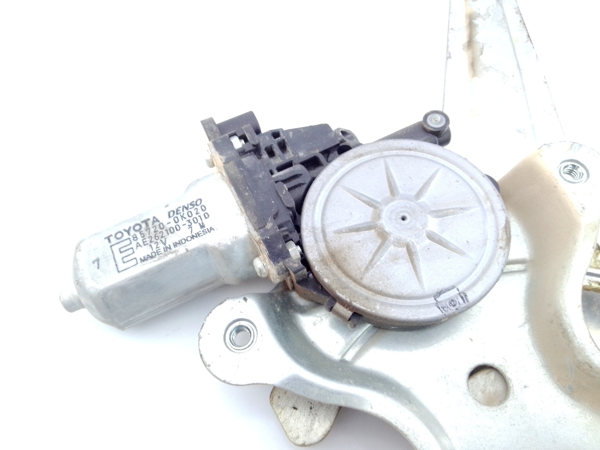 ELEVALUNAS TRASERO DERECHO TOYOTA HILUX (KUN) 857200K020 / E2-B4-10-2 / AE2621003010 857200K020E2B4102AE2621003010 - Vista 3