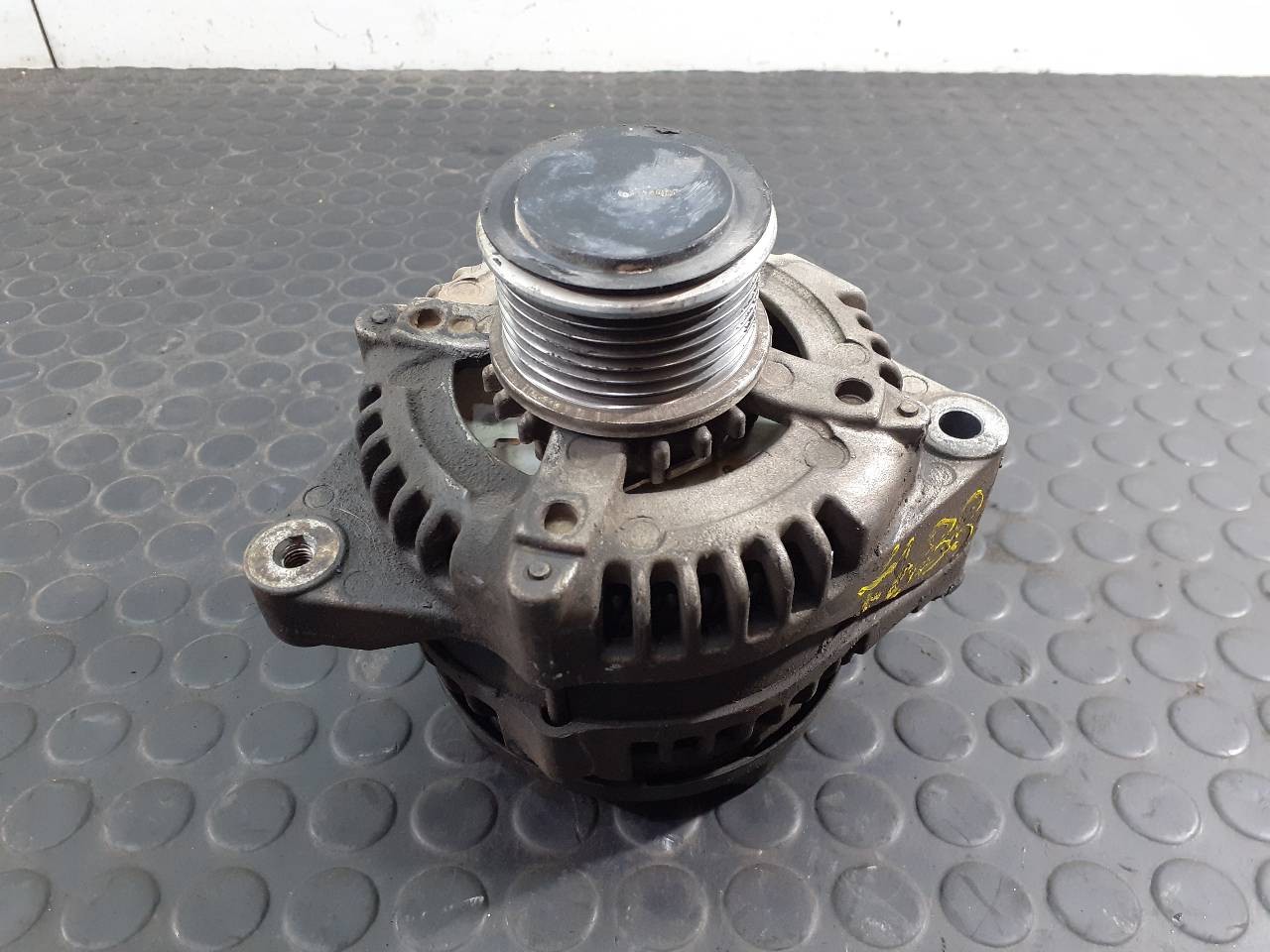 ALTERNADOR TOYOTA LAND CRUISER (J15) 2706030130 / P3-A4-12-3 / 1042105440 2706030130P3A41231042105440 - Vista 3