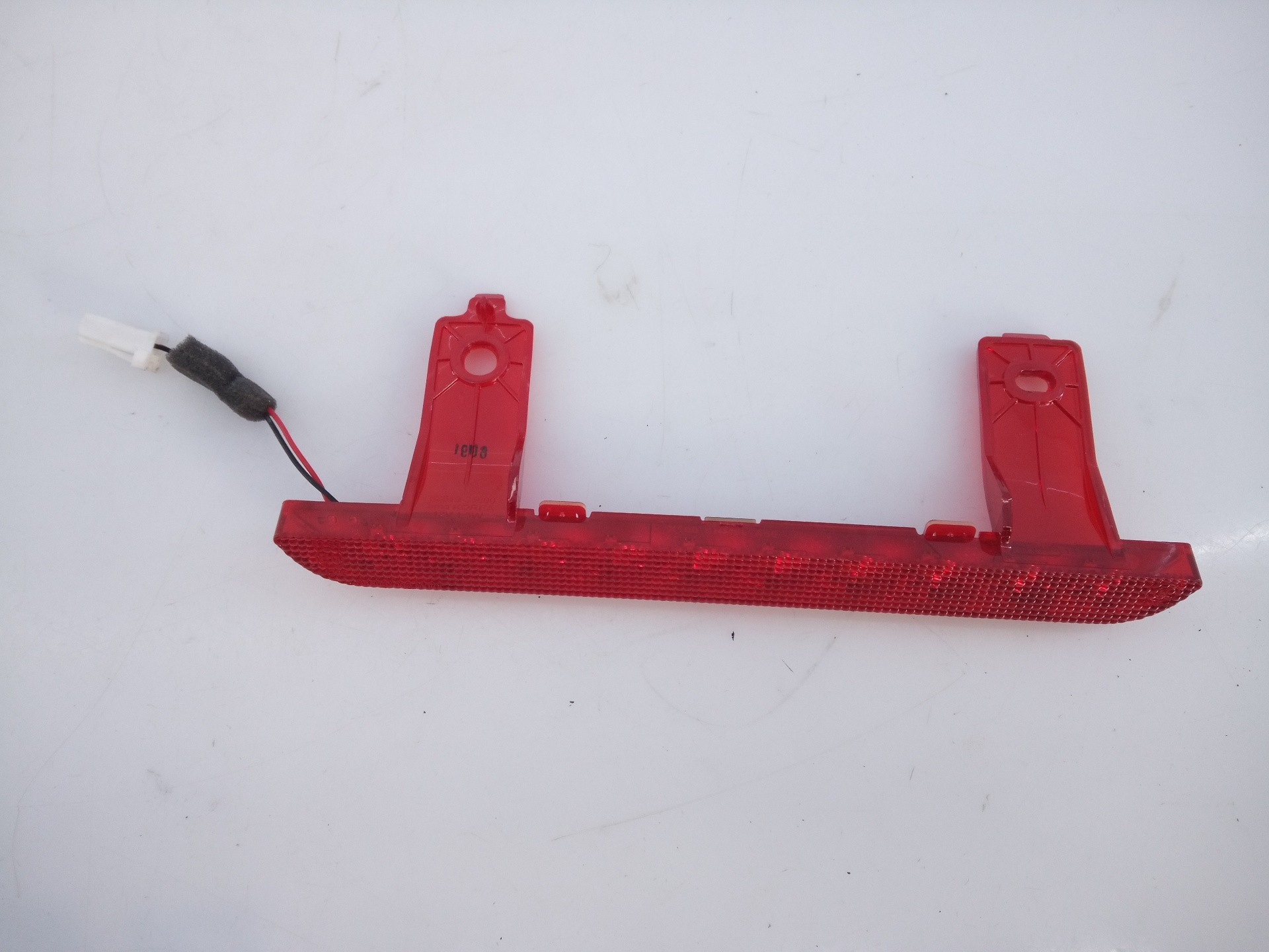 LUZ CENTRAL DE FRENO SSANGYONG TIVOLI 8381035000 / E3-A3-18-4 8381035000E3A3184