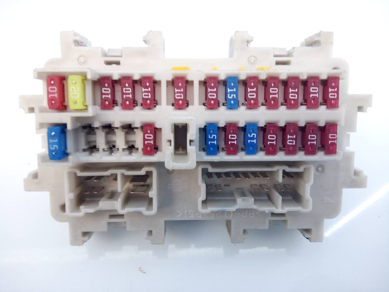 CAJA RELES / FUSIBLES NISSAN PATHFINDER (R51) E3-B4-22-1 E3B4221