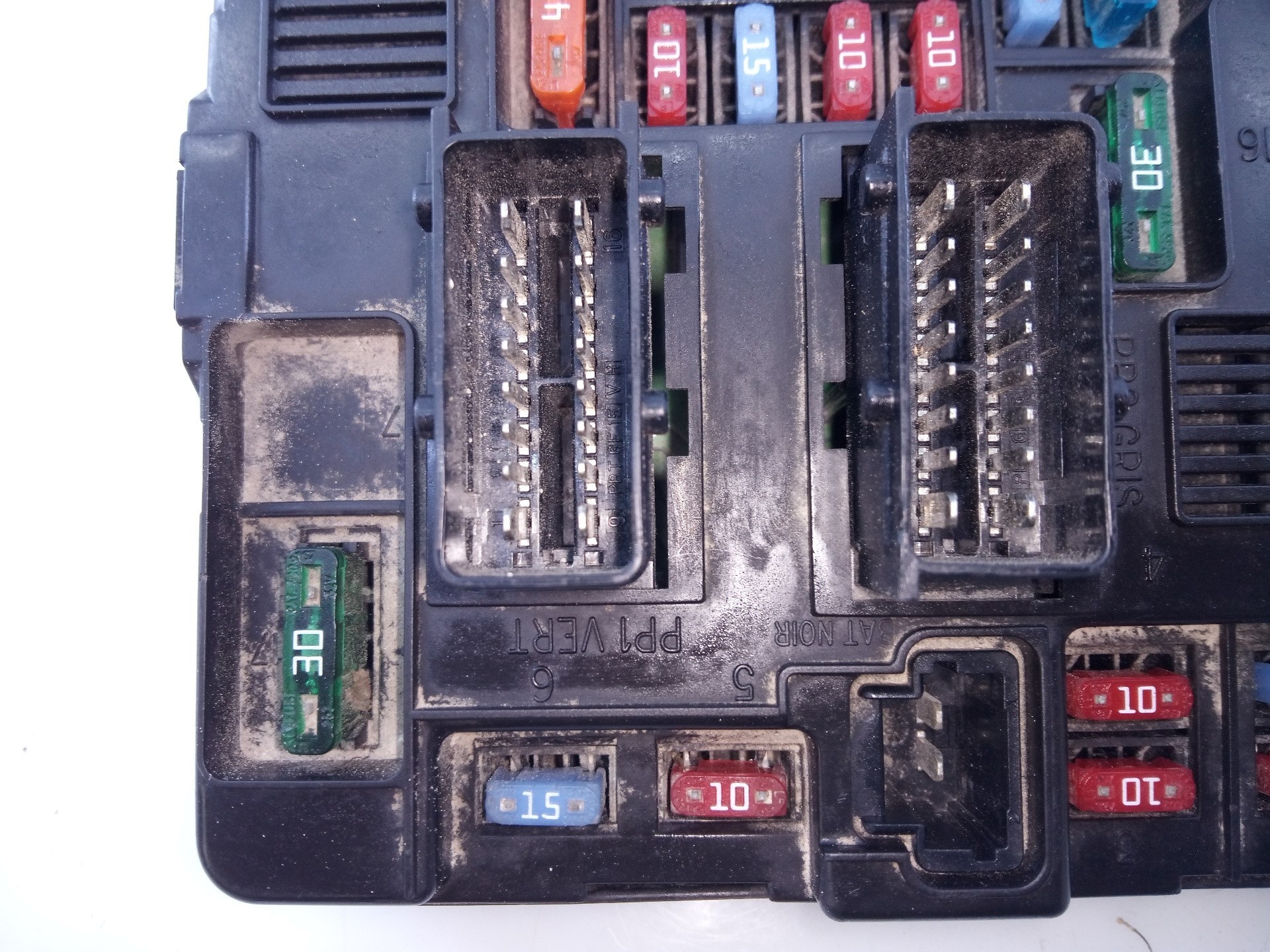 CAJA RELES / FUSIBLES CITROËN C3 9643498780 / E3-B2-40-1 9643498780E3B2401 - Vista 3