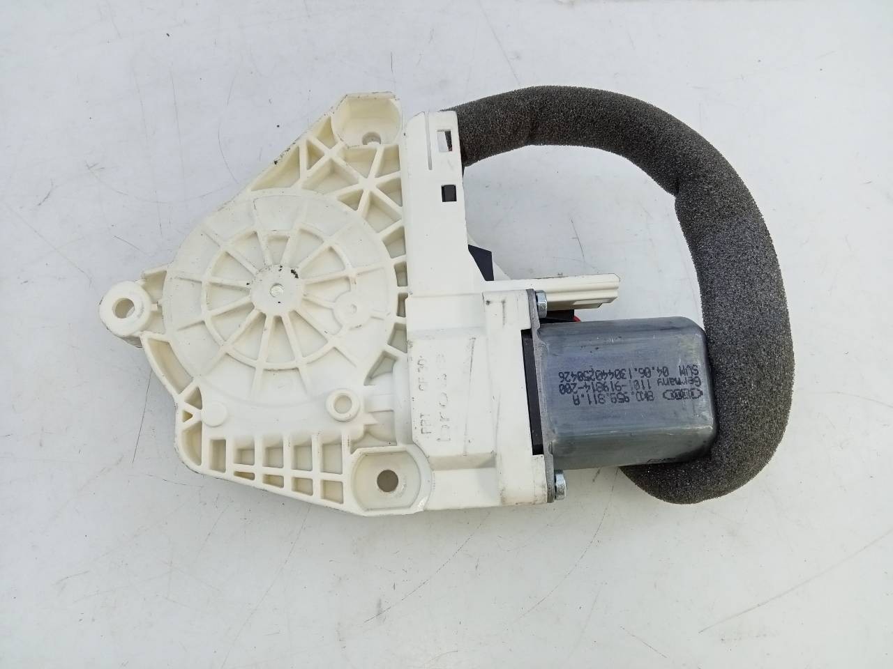 MOTOR ELEVALUNAS TRASERO IZQUIERDO SKODA SUPERB COMBI (3T5) 8K0959811A / E1-A5-51-1 8K0959811AE1A5511 - Vista 2
