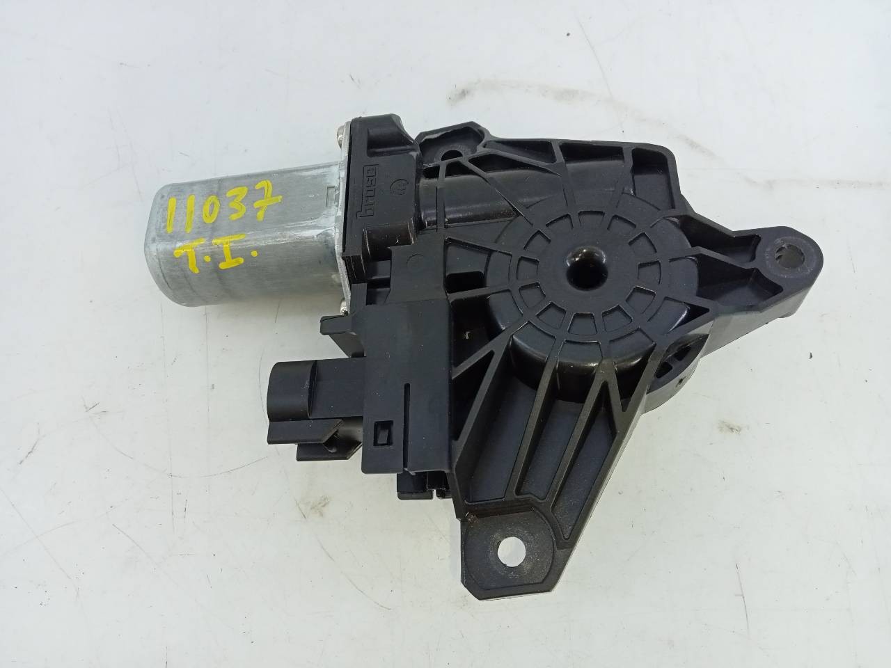 MOTOR ELEVALUNAS TRASERO IZQUIERDO JEEP RENEGADE C37707100 / E1-B5-52-2 C37707100E1B5522