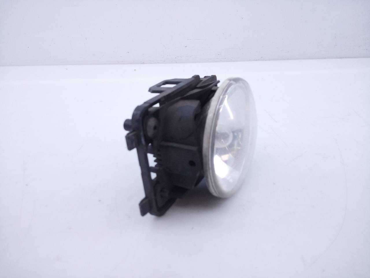 FARO ANTINIEBLA IZQUIERDO PEUGEOT 5008 9685425180 / E1-A4-35-1 9685425180E1A4351 - Vista 2