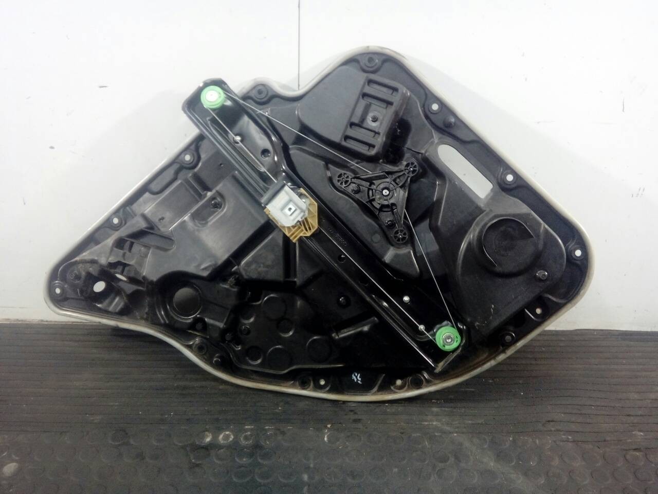 ELEVALUNAS TRASERO DERECHO MERCEDES-BENZ CLASE GLC (W253) 2537308002 / P2-B4-8 2537308002P2B48
