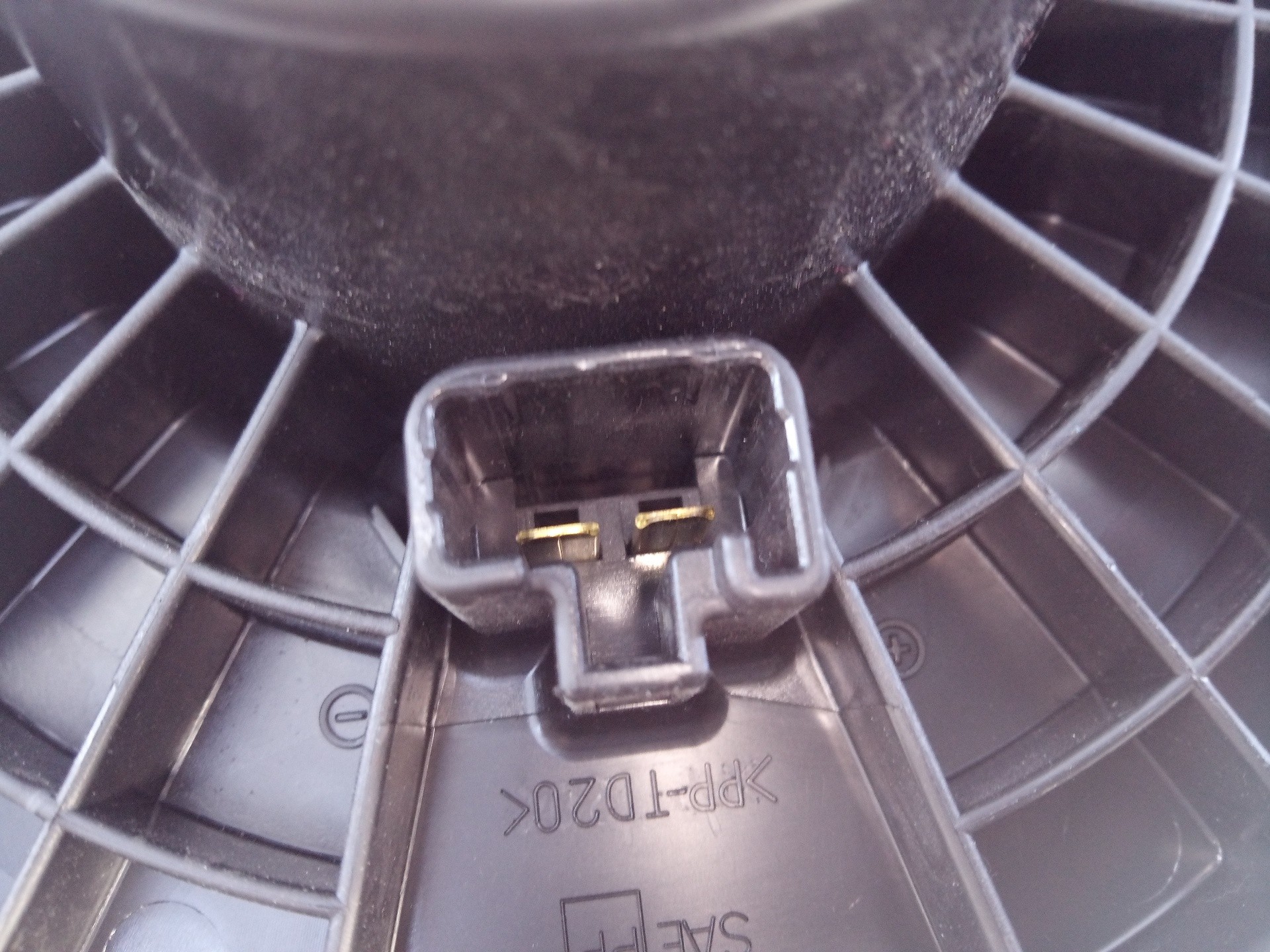 VENTILADOR CALEFACCION MAZDA 3 LIM. () 8727001820 / E2-A2-9-2 / HB111BANP00 8727001820E2A292HB111BANP00 - Vista 2