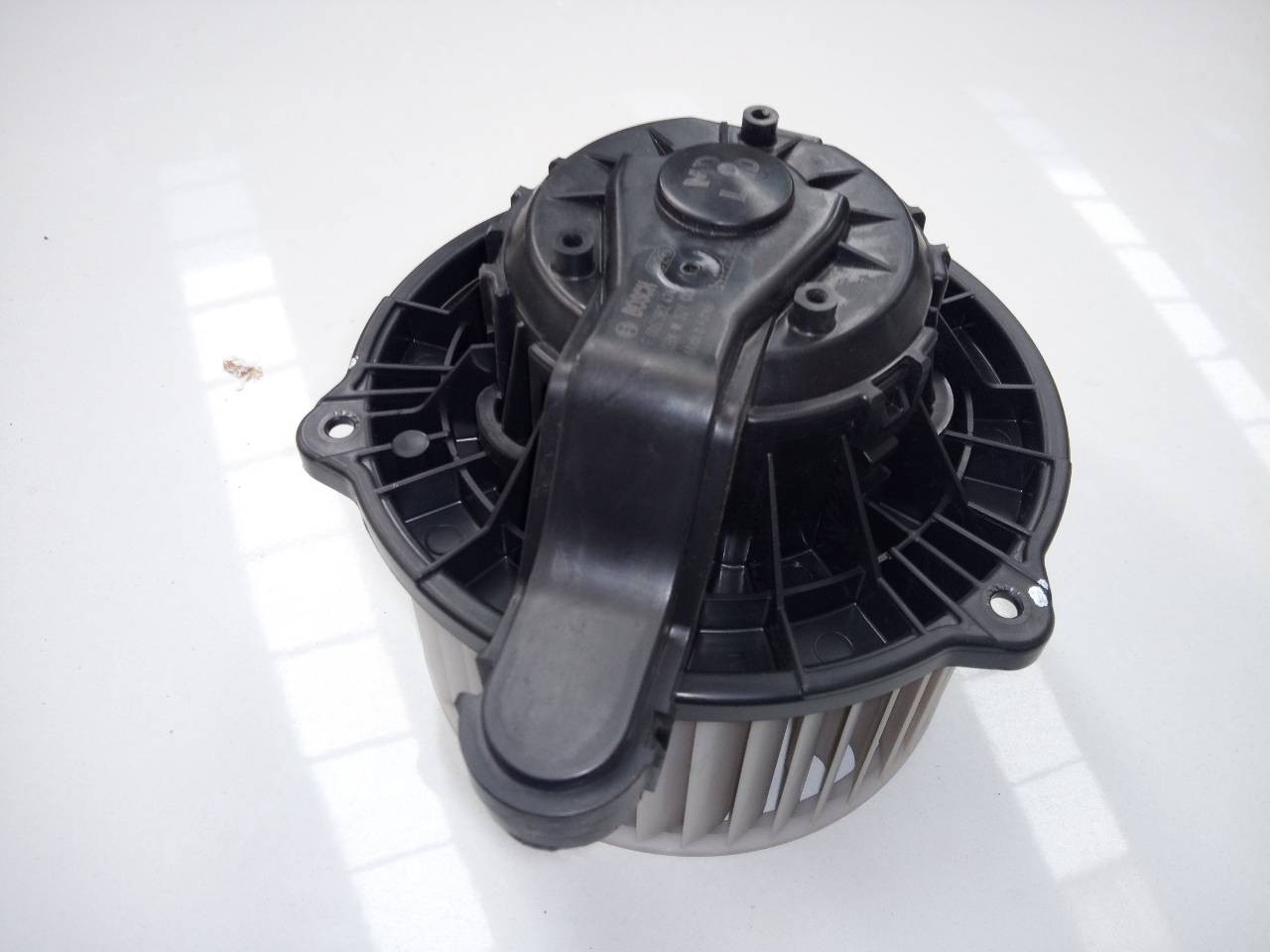 VENTILADOR CALEFACCION KIA CEE´D F00S3B2474 / E3-A3-3-2 F00S3B2474E3A332 - Vista 2