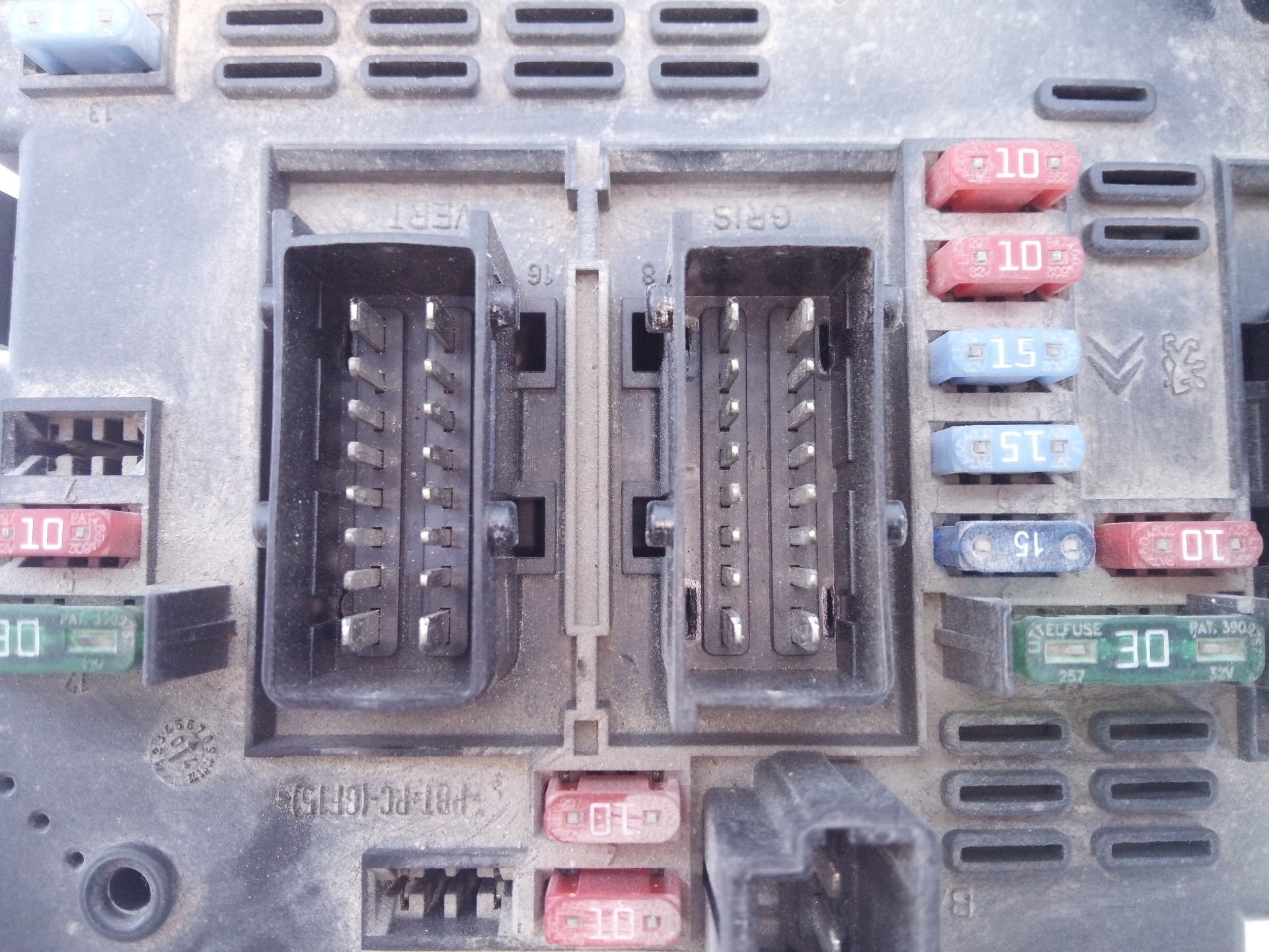 CAJA RELES / FUSIBLES PEUGEOT 307 (S1) 9650664180 / E3-B2-44-3 9650664180E3B2443 - Vista 2