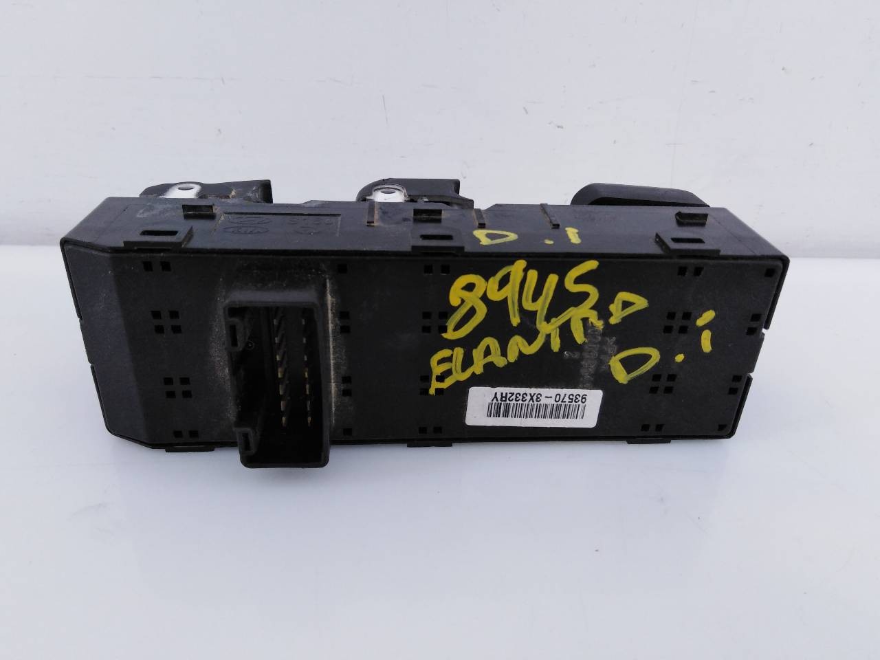 MANDO ELEVALUNAS DELANTERO IZQUIERDO HYUNDAI ELANTRA (MD) 935703X332 / E3-A3-31-1 935703X332E3A3311 - Vista 3