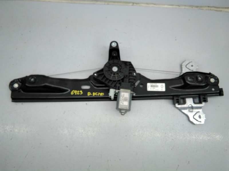 ELEVALUNAS DELANTERO DERECHO RENAULT KADJAR 807207795R / E1-A1-22-2 807207795RE1A1222