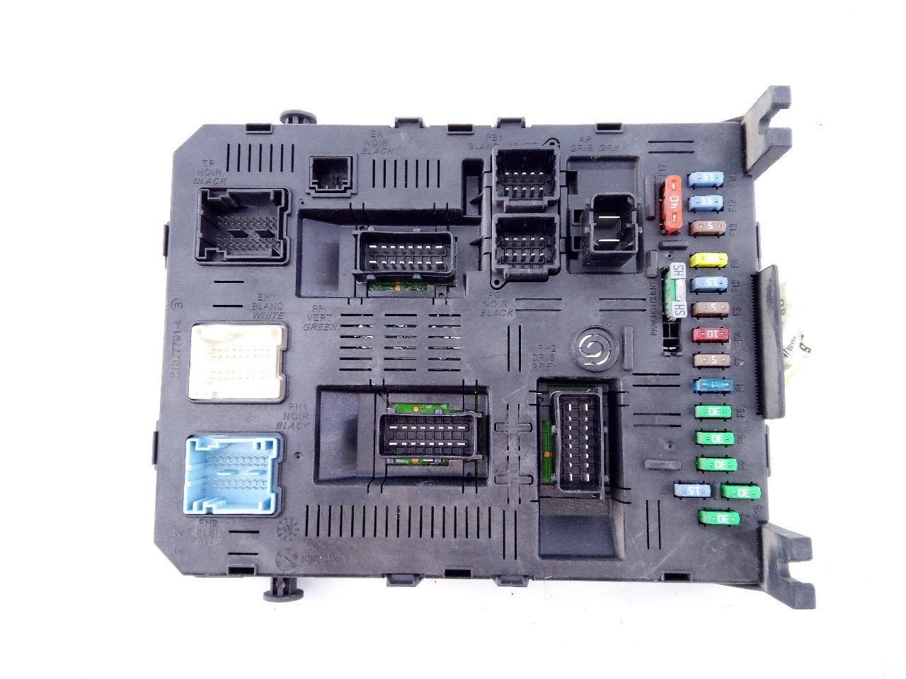 CAJA RELES / FUSIBLES CITROËN C4 BERLINA 9660105980 / E3-B2-45-4 9660105980E3B2454 - Vista 3