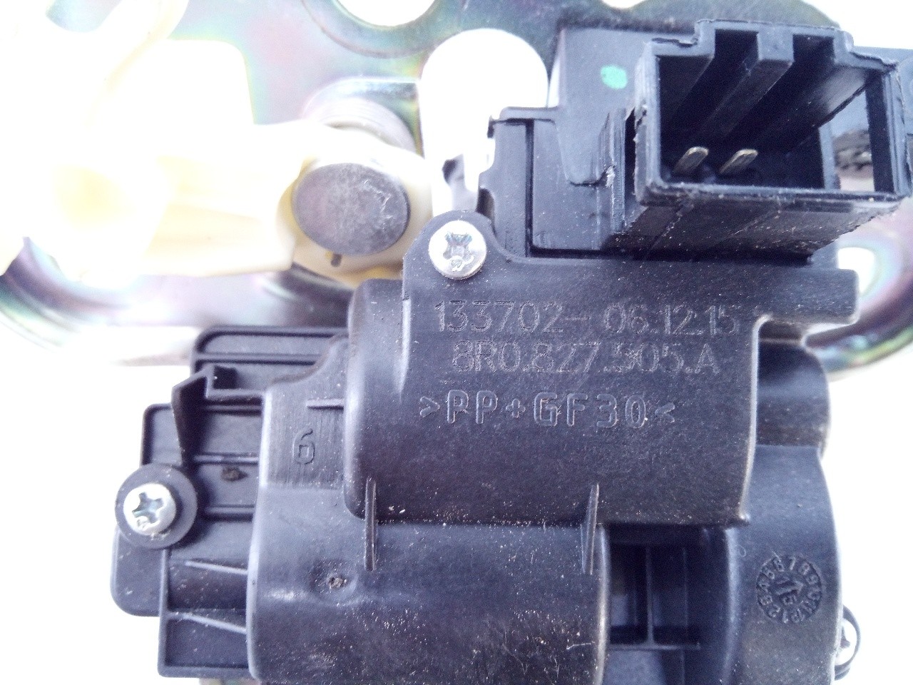CERRADURA MALETERO / PORTON SKODA RAPID 8R0827505A / E1-A5-47-1 8R0827505AE1A5471 - Vista 3