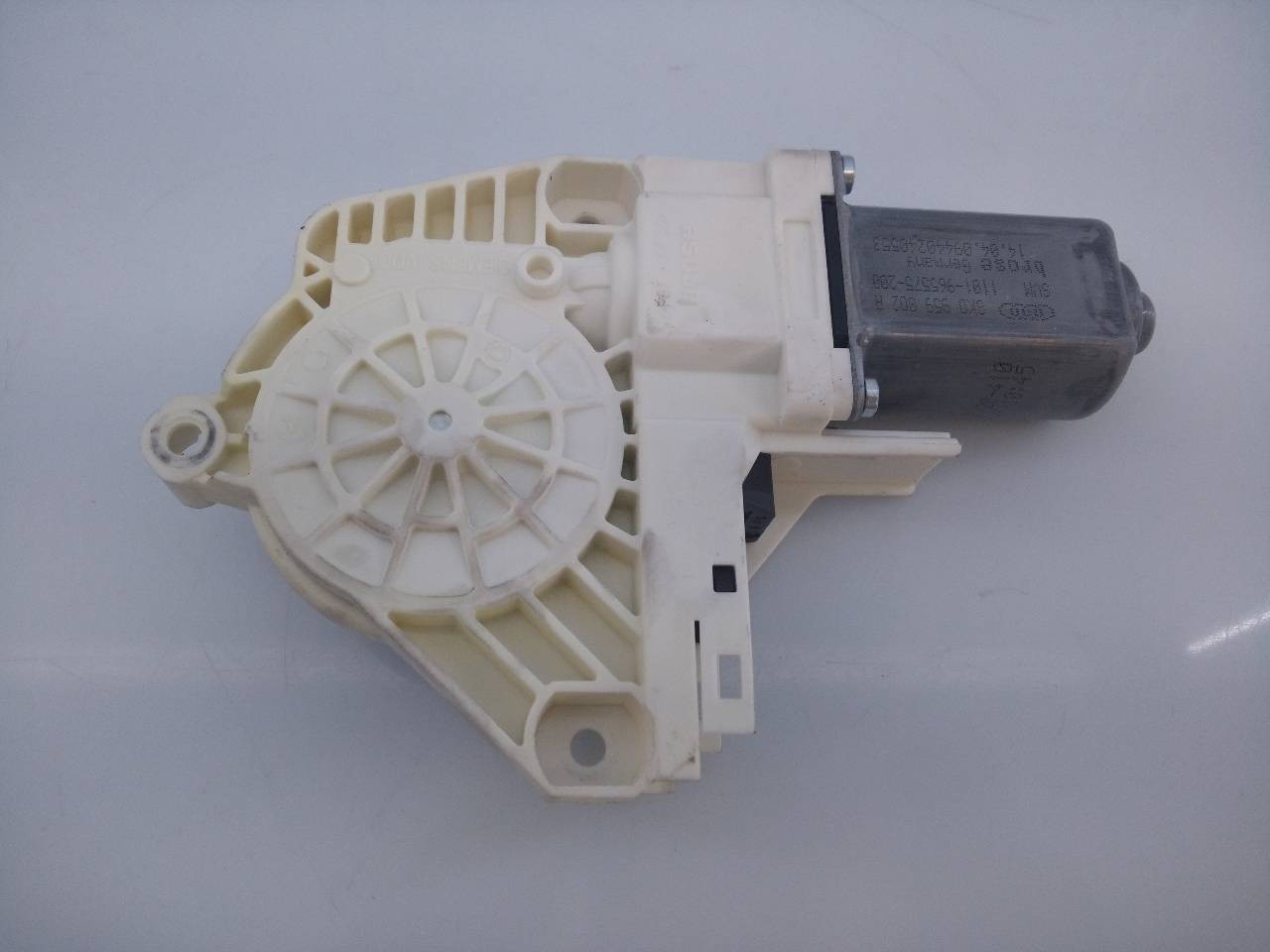 MOTOR ELEVALUNAS DELANTERO DERECHO AUDI A4 BER. (B8) 8K0959802A / E3- B6-26-1 8K0959802AE3B6261 - Vista 2