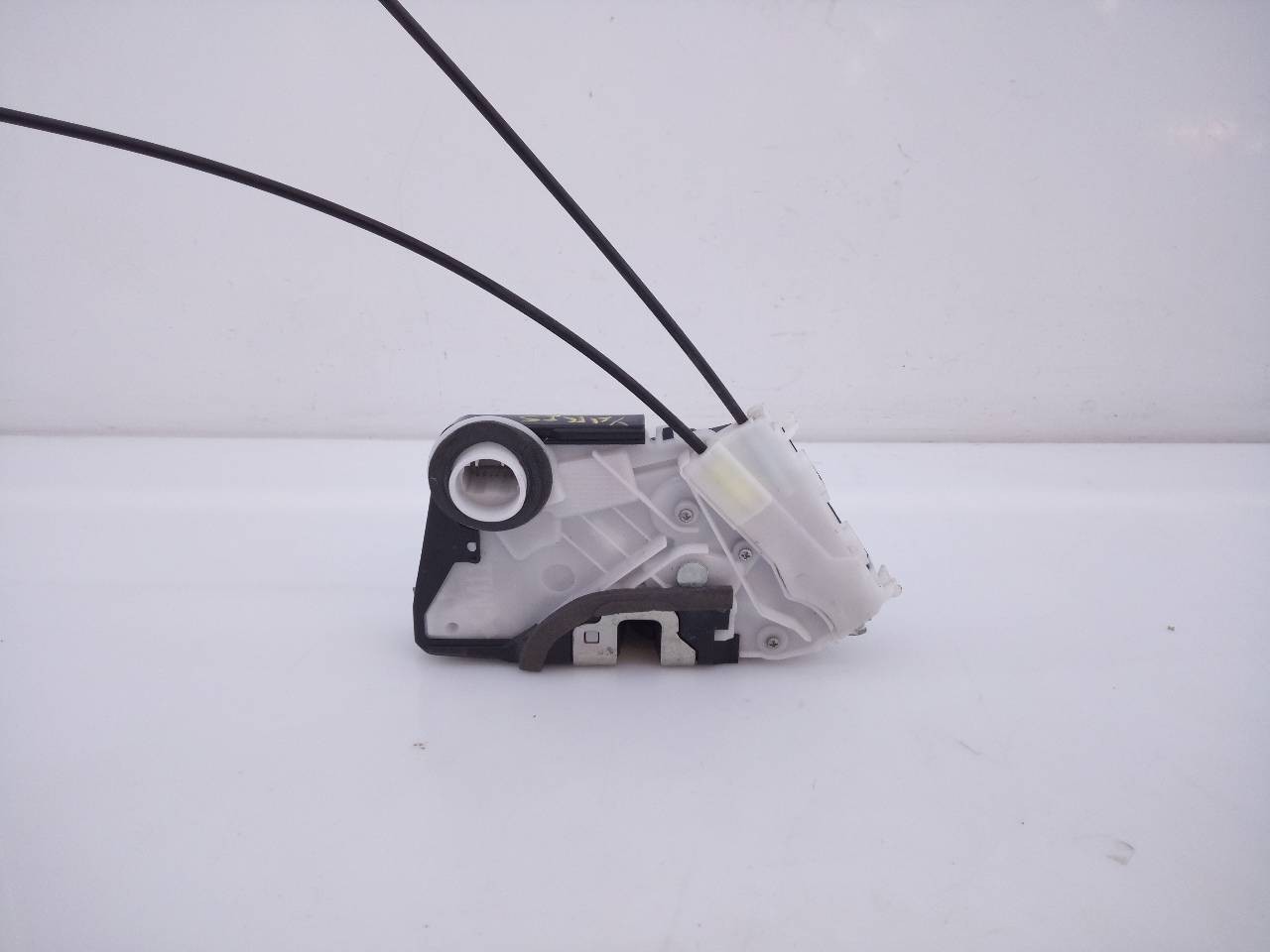CERRADURA PUERTA DELANTERA IZQUIERDA TOYOTA YARIS T4311140 / E2-B4-45-1 T4311140E2B4451