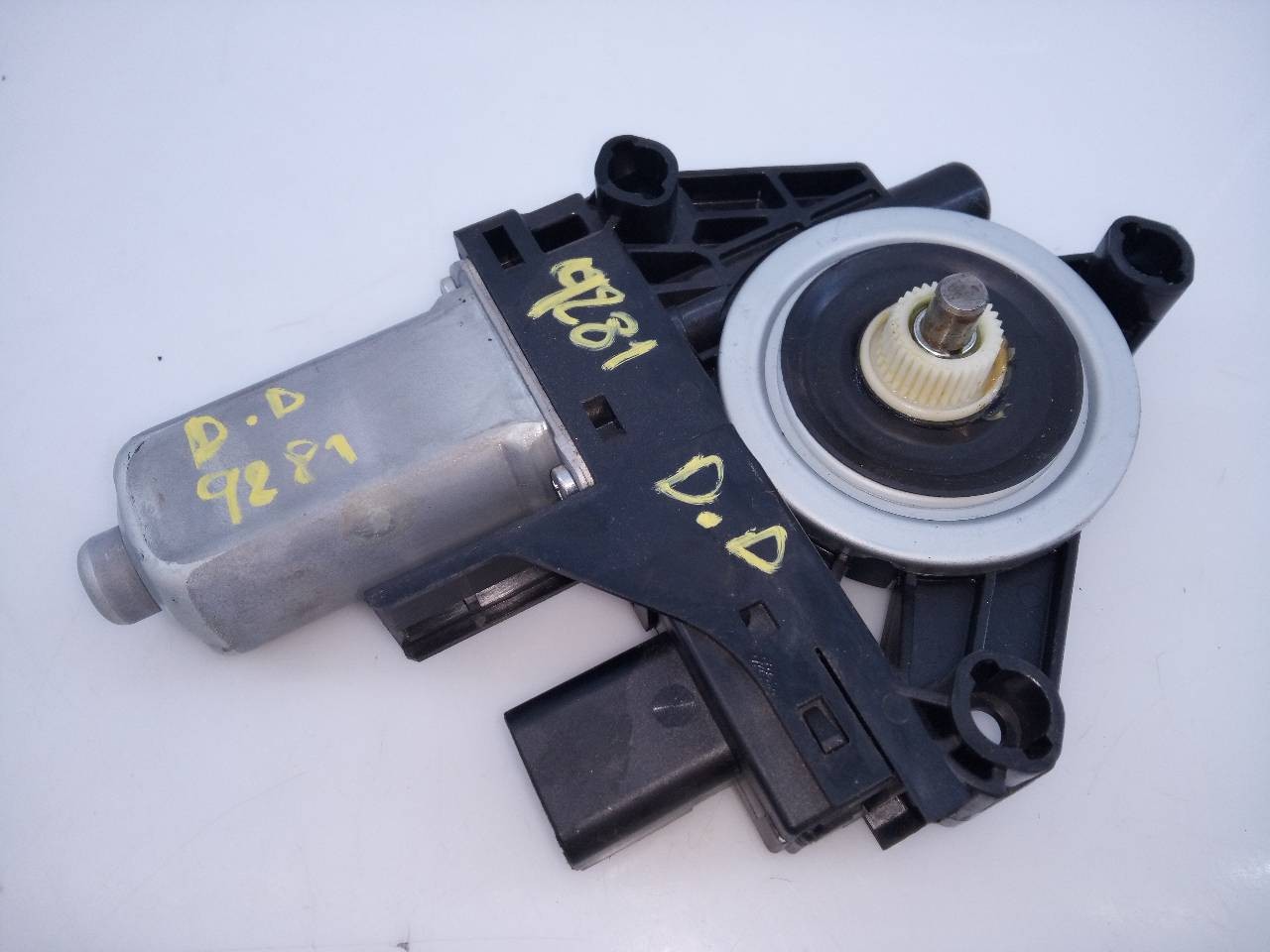 MOTOR ELEVALUNAS DELANTERO DERECHO FIAT FREEMONT (345) C22330100 / E2-B2-5-2 C22330100E2B252