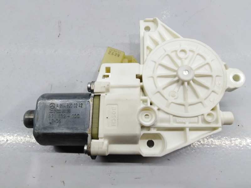 MOTOR ELEVALUNAS DELANTERO DERECHO MERCEDES-BENZ CLASE C (W204) BERLINA A2048200242 / E1-A2-10-2 A2048200242E1A2102