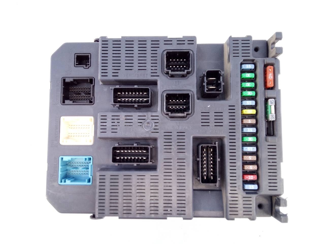 CAJA RELES / FUSIBLES CITROËN C4 BERLINA 9663798580 / E3-B2-39-3 9663798580E3B2393