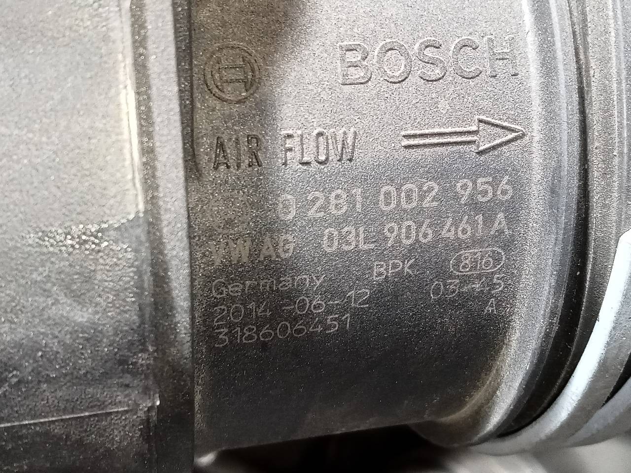 CAUDALIMETRO VOLKSWAGEN PASSAT LIM. (362) 03L906461A / 0281002956 03L906461A0281002956