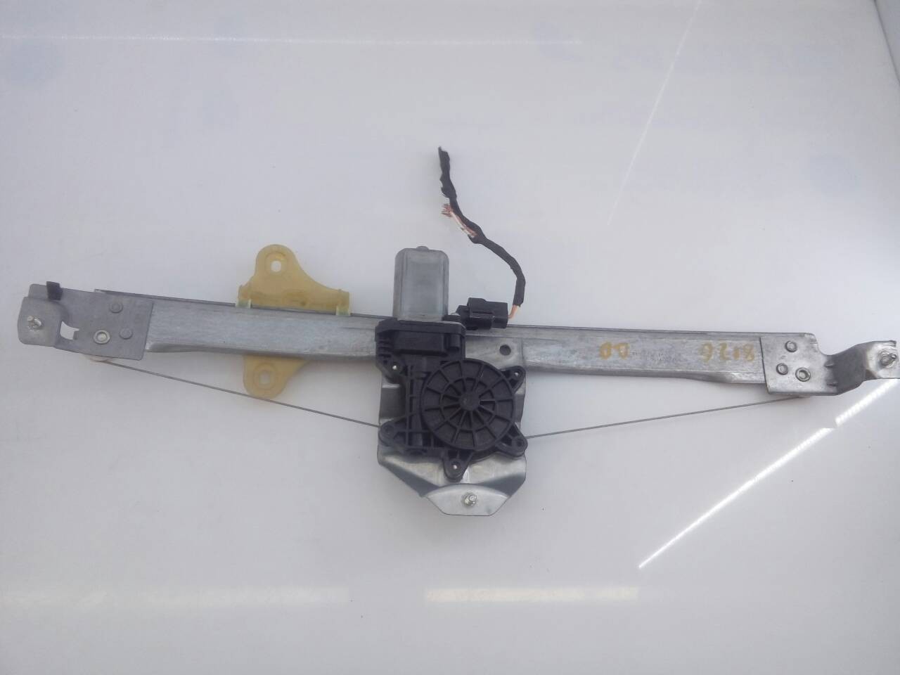 ELEVALUNAS DELANTERO DERECHO RENAULT CAPTUR 807200713R / E1-A1-4-1 807200713RE1A141