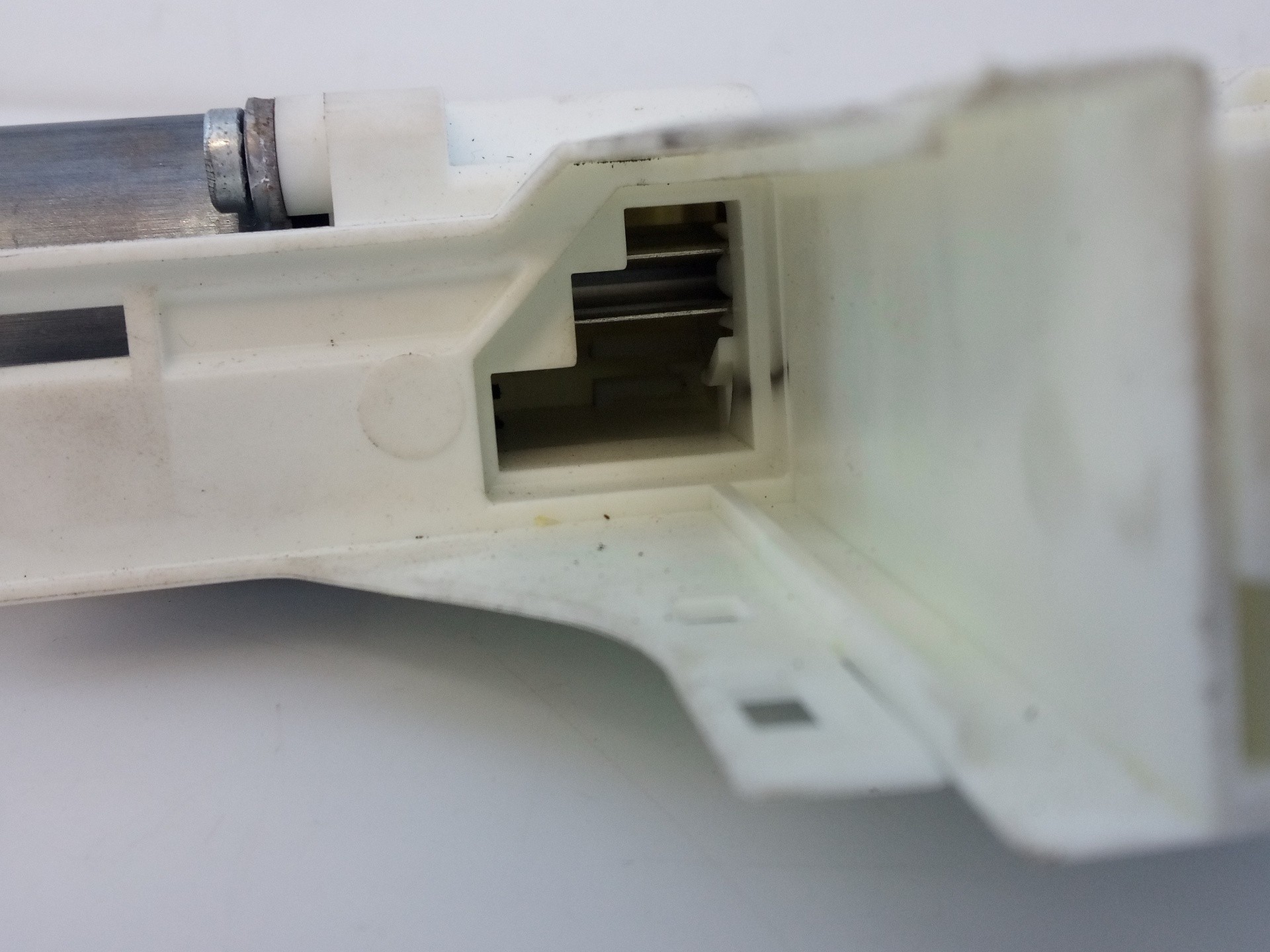 MOTOR ELEVALUNAS DELANTERO DERECHO LAND ROVER DISCOVERY 995072103 / E1-B4-16-1 / 0536010002 995072103E1B41610536010002 - Vista 2