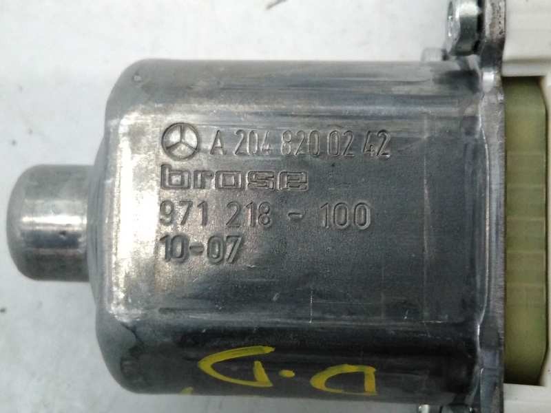 MOTOR ELEVALUNAS DELANTERO DERECHO MERCEDES-BENZ CLASE C (W204) FAMILIAR A2048200242 / E1-A2-40-1 A2048200242E1A2401 - Vista 3