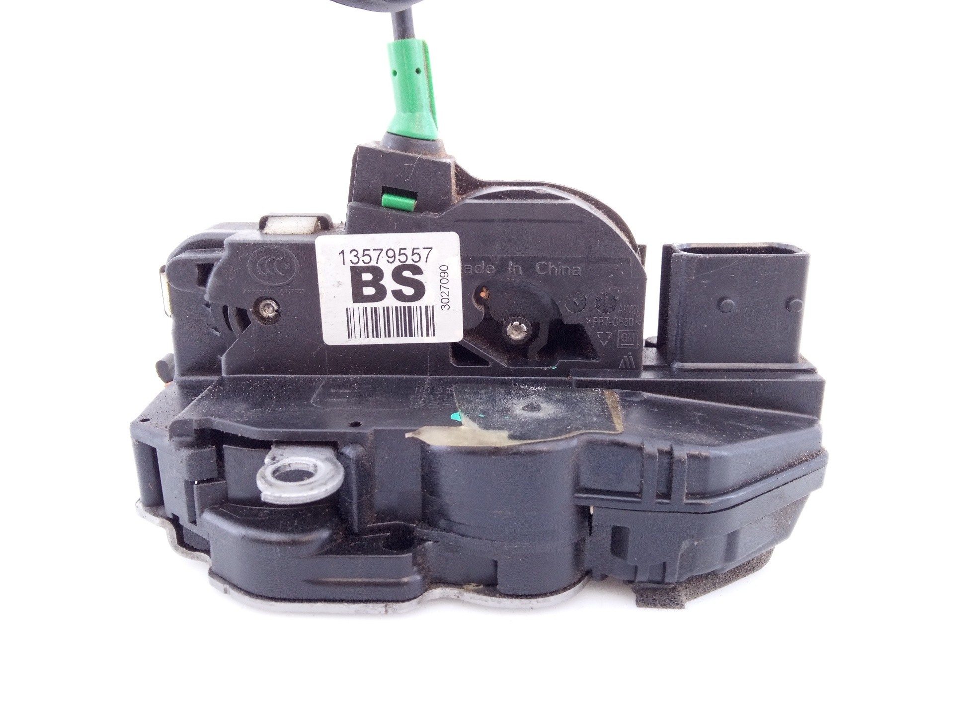 CERRADURA PUERTA TRASERA IZQUIERDA CHEVROLET ORLANDO 13579557 / E2-B6-55-1 13579557E2B6551 - Vista 3