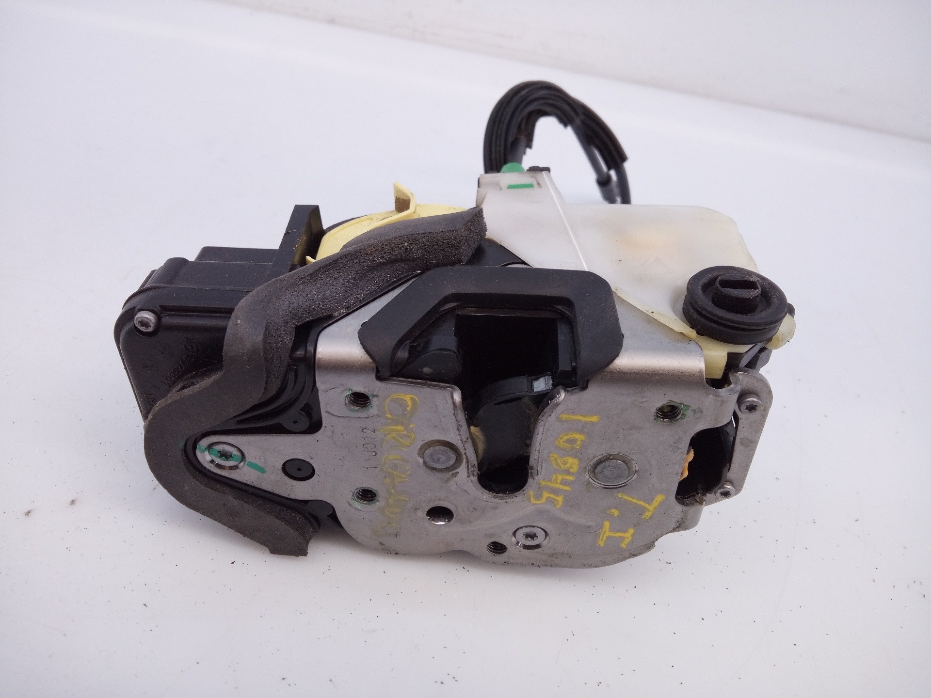 CERRADURA PUERTA TRASERA IZQUIERDA CHEVROLET ORLANDO 13579557 / E2-B6-55-1 13579557E2B6551 - Vista 2