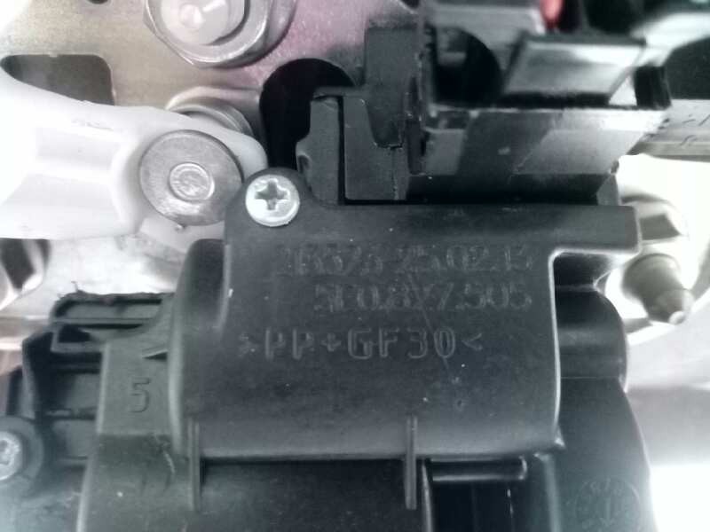 CERRADURA MALETERO / PORTON SKODA OCTAVIA LIM. (5E3) 5E0827505 / E1-A5-8-2 5E0827505E1A582