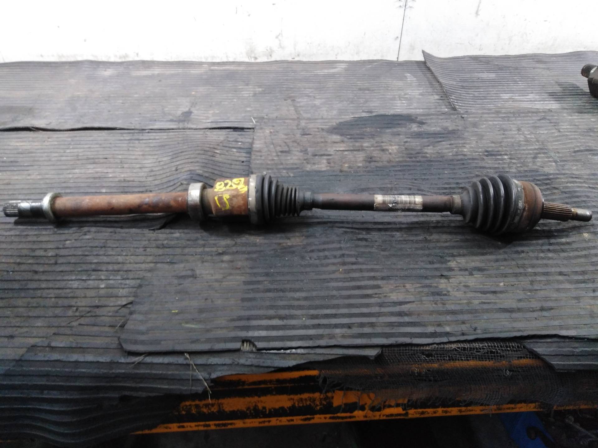 TRANSMISION DELANTERA DERECHA RENAULT CAPTUR 301000367R / P1-B6-14 301000367RP1B614