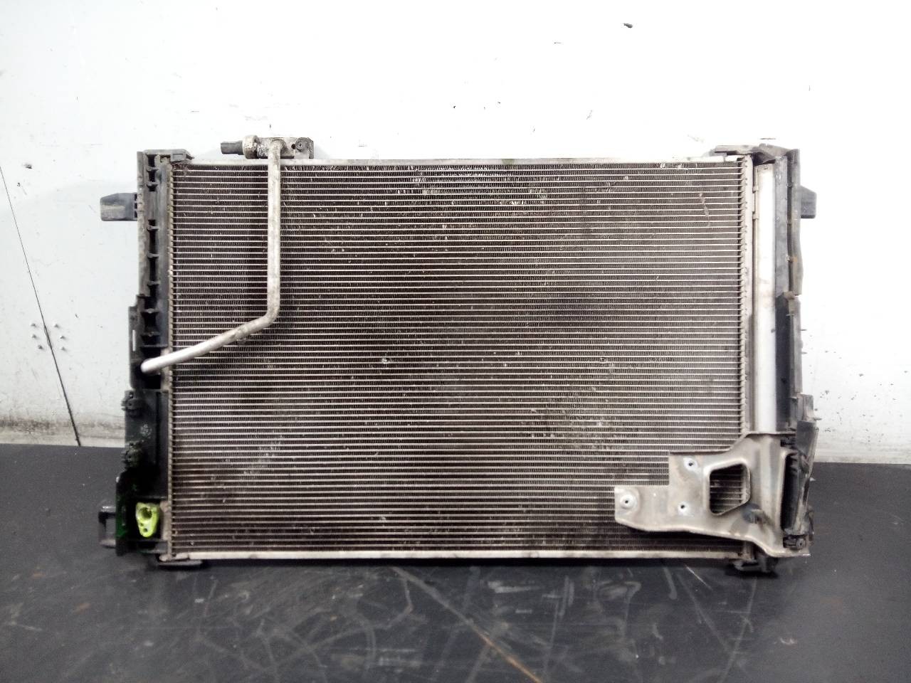 CONDENSADOR / RADIADOR AIRE ACONDICIONADO MERCEDES-BENZ CLASE C (W204) FAMILIAR 6300477902914 / P2-A4-2 6300477902914P2A42 - Vista 2