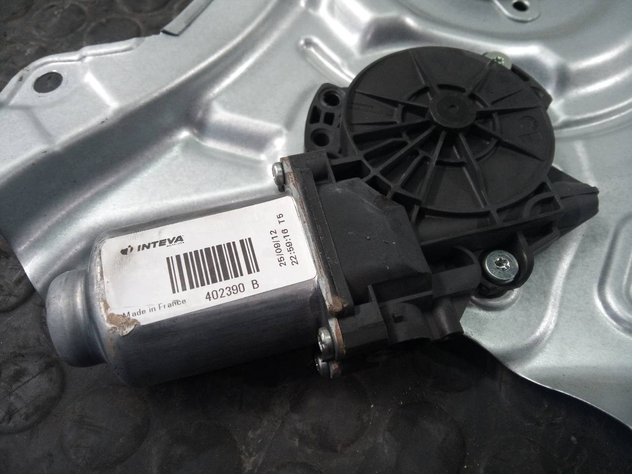 ELEVALUNAS DELANTERO DERECHO HYUNDAI IX35 813202Y000 / P2-B3-8 813202Y000P2B38 - Vista 3